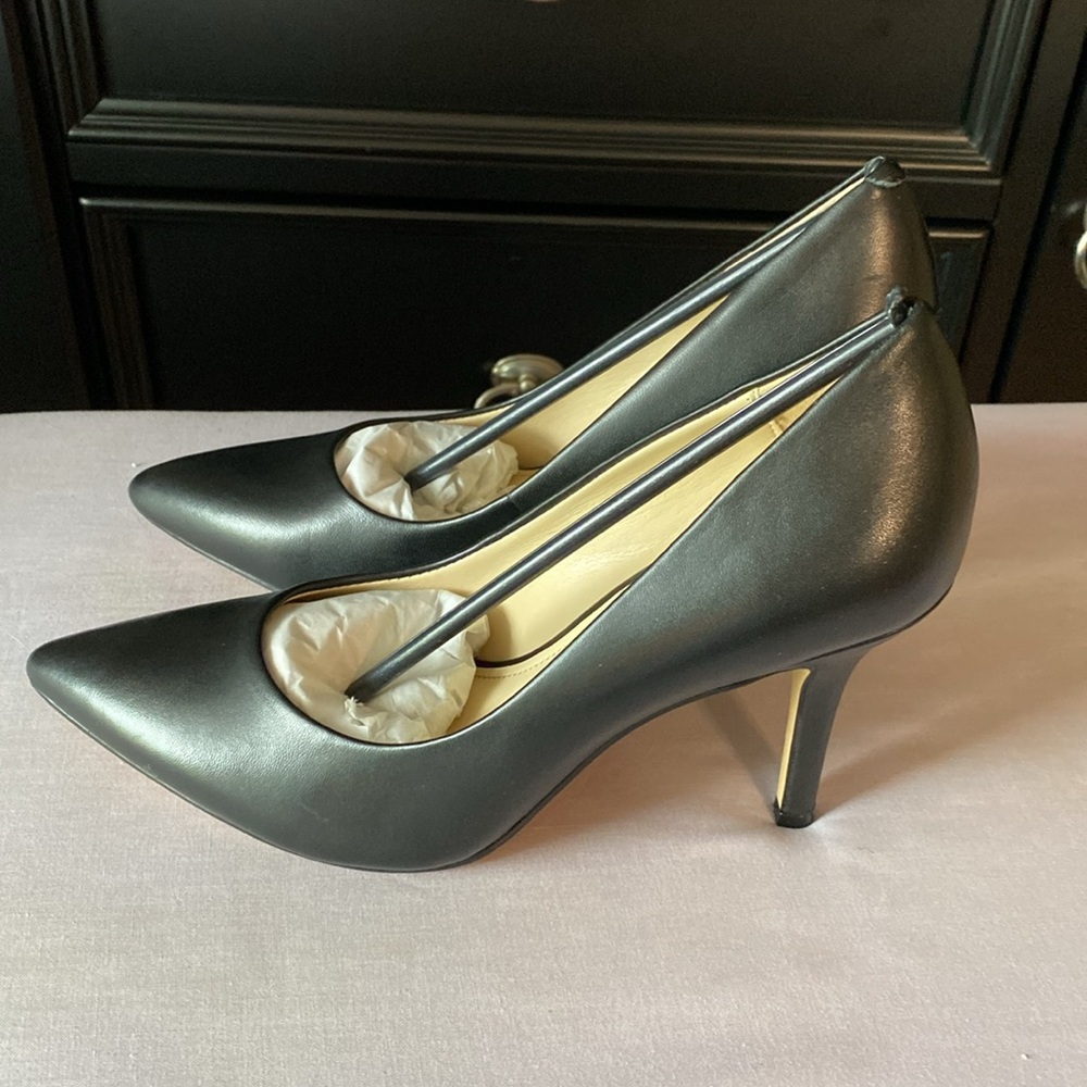 Nine West patten leather heel / pump.